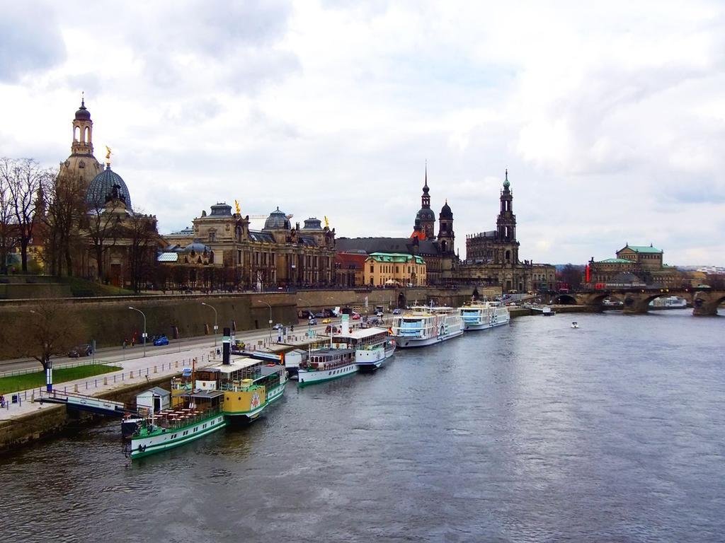 F2 - Am Alten Elbarm - Laubegast Dresden Bagian luar foto